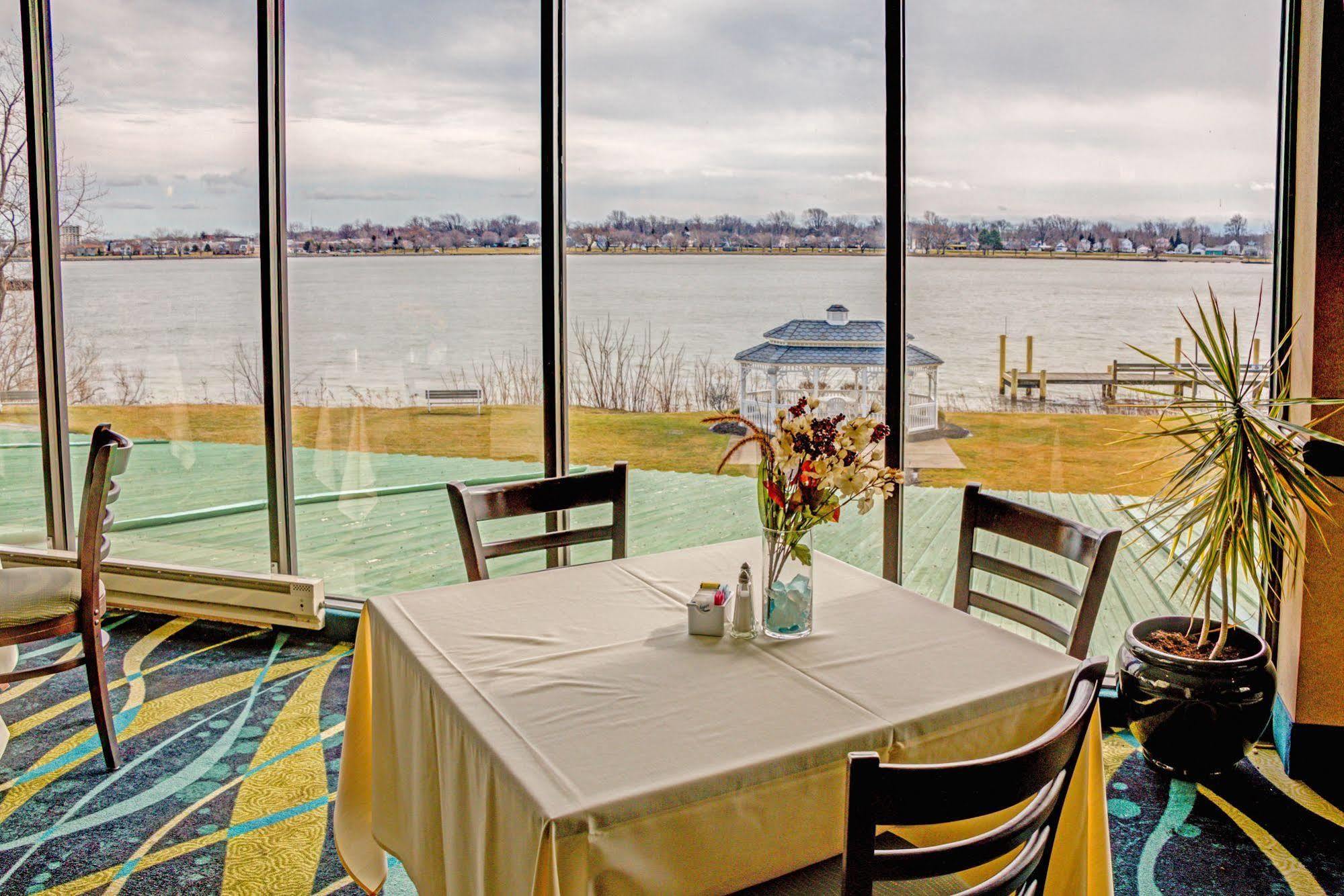 Radisson Hotel Niagara Falls-Grand Island Exterior photo