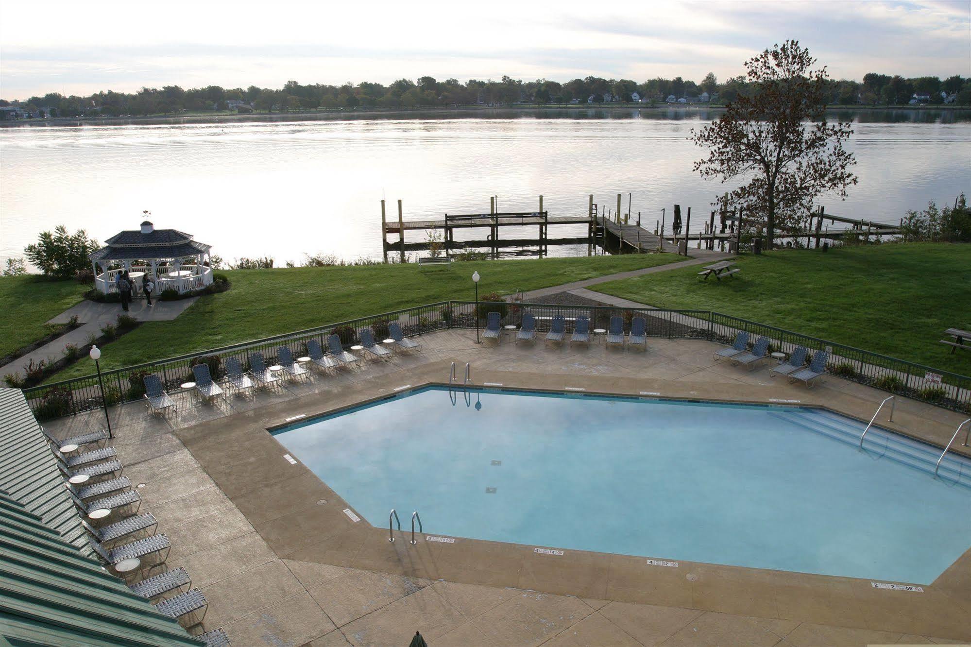 Radisson Hotel Niagara Falls-Grand Island Exterior photo