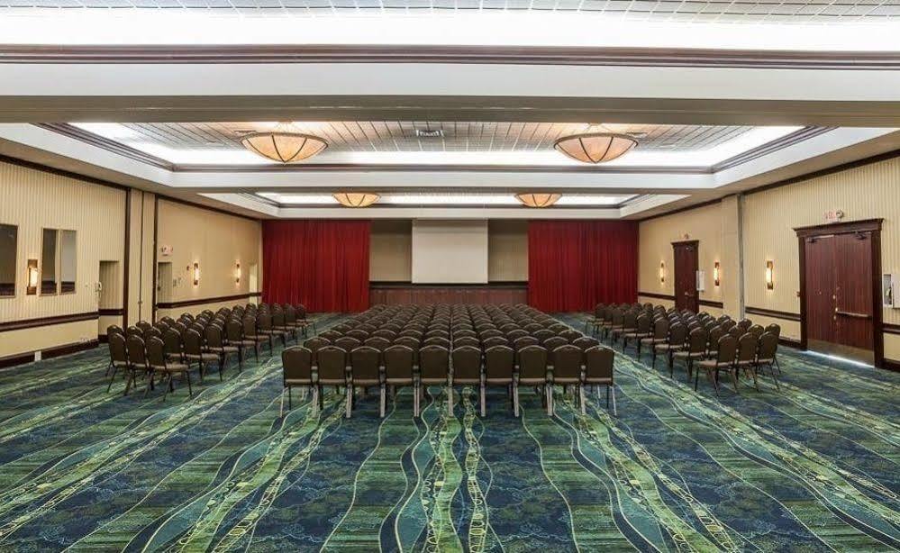 Radisson Hotel Niagara Falls-Grand Island Exterior photo